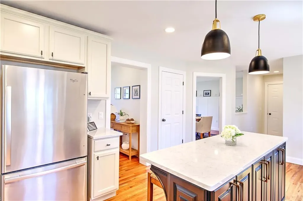 7 Court Avenue Barrington RI 02806