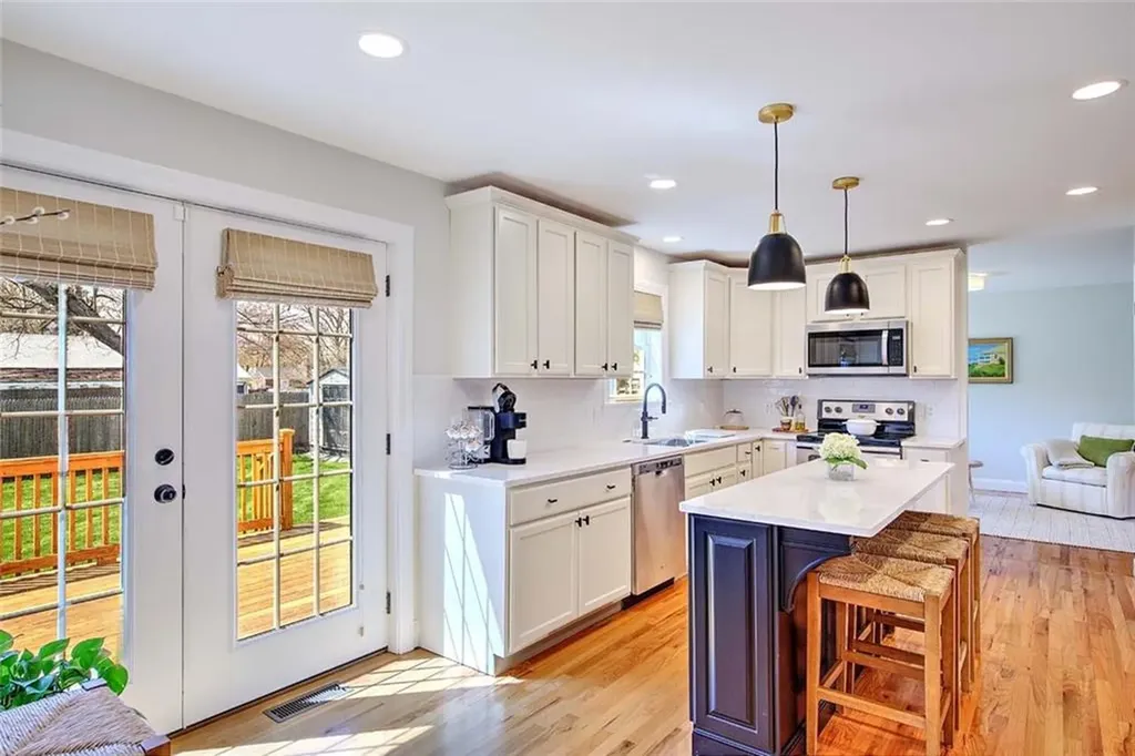 7 Court Avenue Barrington RI 02806