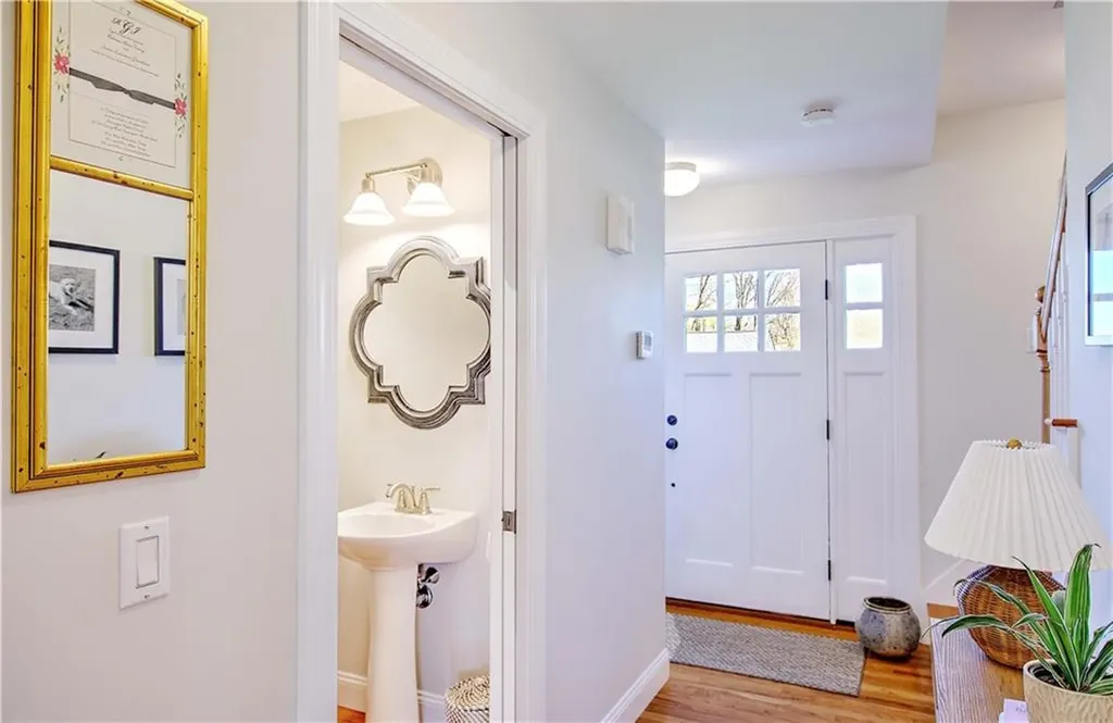 7 Court Avenue Barrington RI 02806