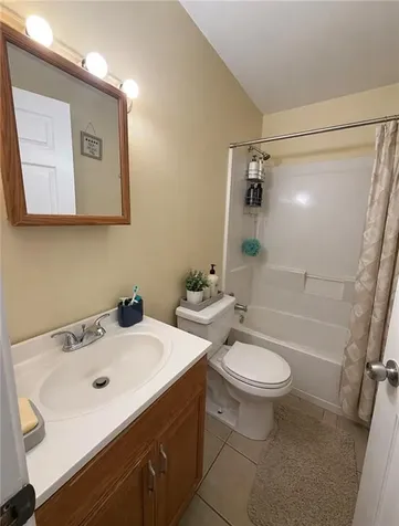 244 Sayles Street Providence RI 02905