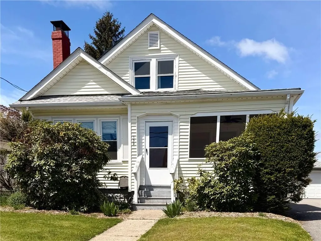 139 Grace Street Cranston RI 02910