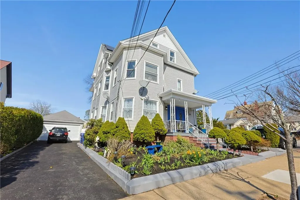 133 Trenton Street Pawtucket RI 02860