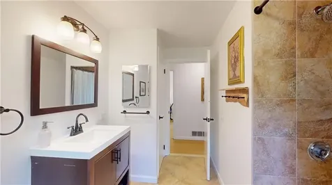 67 Greenwood Road North Kingstown RI 02852