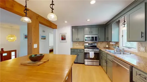 67 Greenwood Road North Kingstown RI 02852