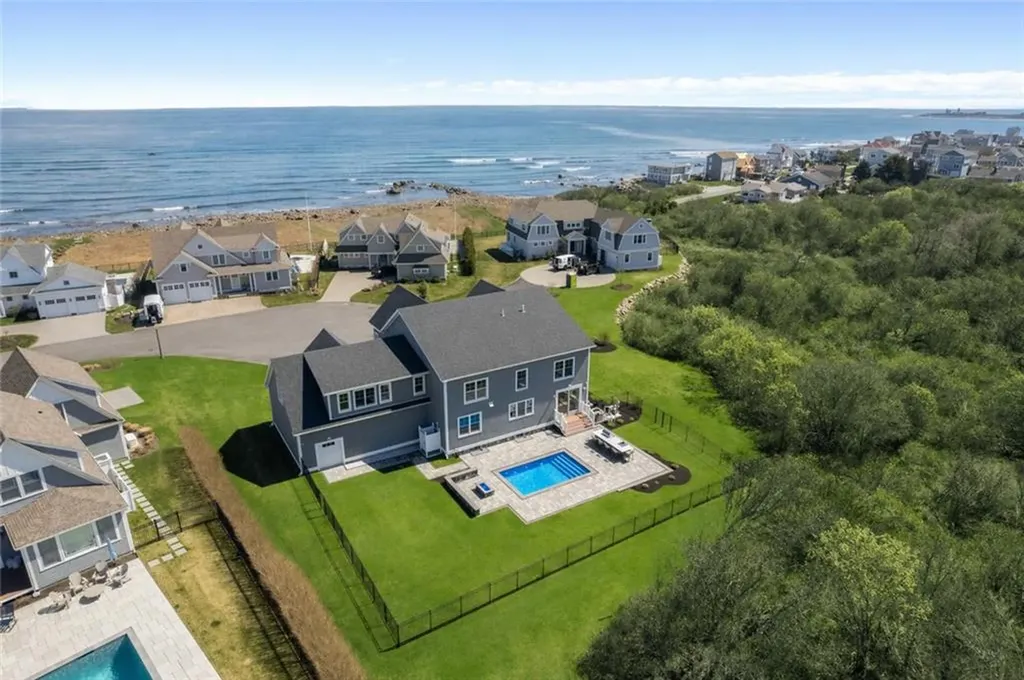 1046 Ocean Road Narragansett RI 02882