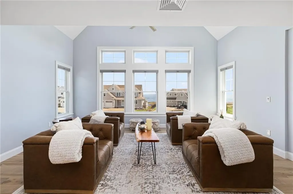 1046 Ocean Road Narragansett RI 02882