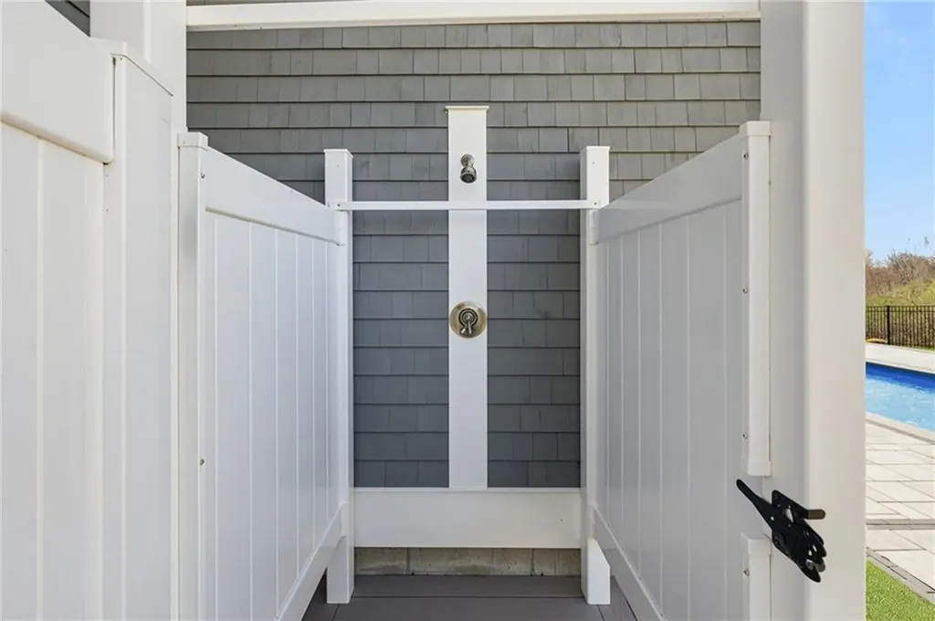 1046 Ocean Road Narragansett RI 02882