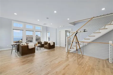 1046 Ocean Road Narragansett RI 02882