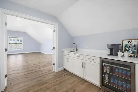 1046 Ocean Road Narragansett RI 02882