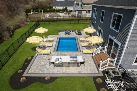 1046 Ocean Road Narragansett RI 02882