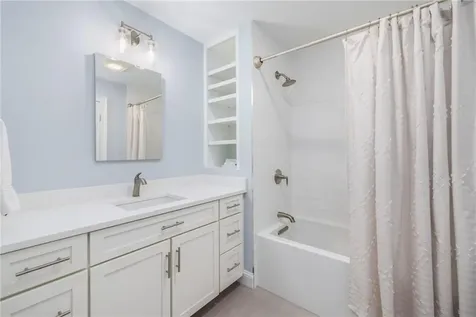 1046 Ocean Road Narragansett RI 02882