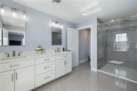 1046 Ocean Road Narragansett RI 02882