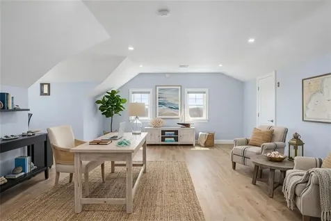 1046 Ocean Road Narragansett RI 02882
