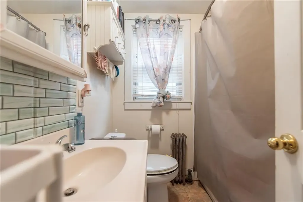 161 Adams Street Warwick RI 02888