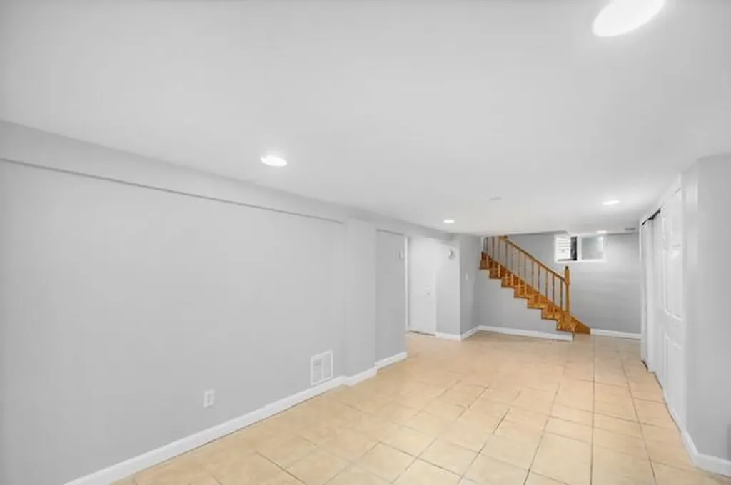 41 Tyndall Avenue Providence RI 02908