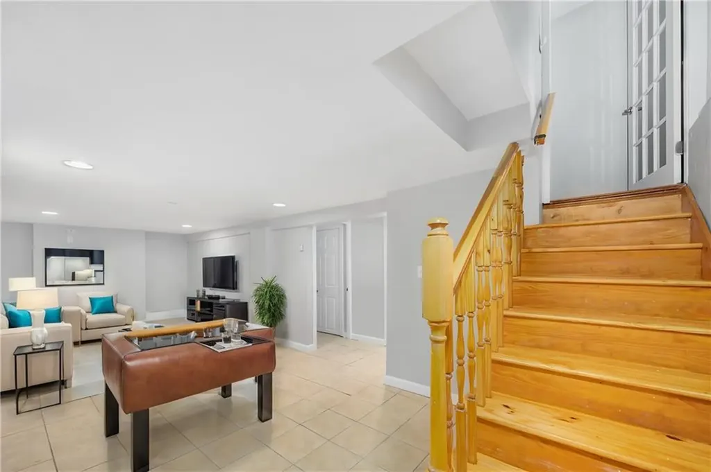 41 Tyndall Avenue Providence RI 02908