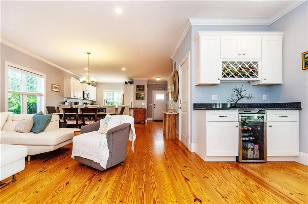 19 Eustis Avenue Newport RI 02840