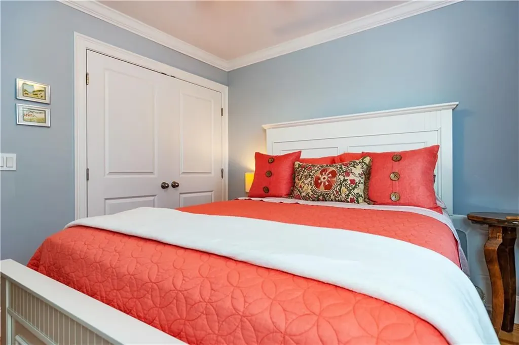 19 Eustis Avenue Newport RI 02840