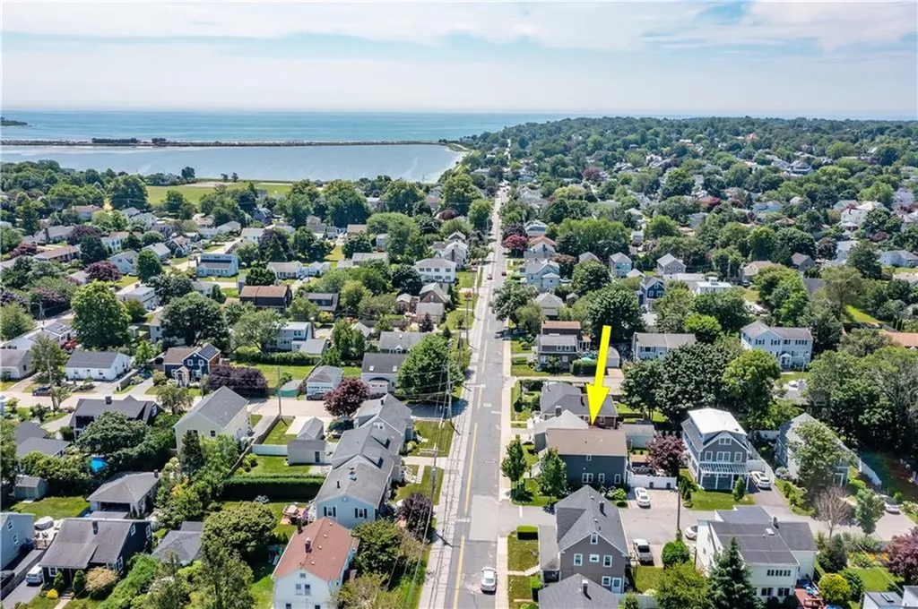 19 Eustis Avenue Newport RI 02840