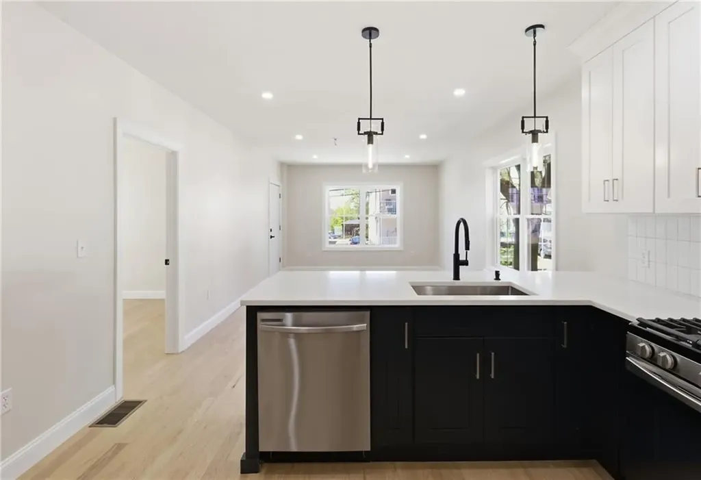 35 Mount Pleasant Avenue Providence RI 02908