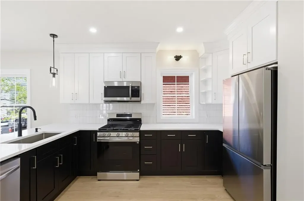 35 Mount Pleasant Avenue Providence RI 02908