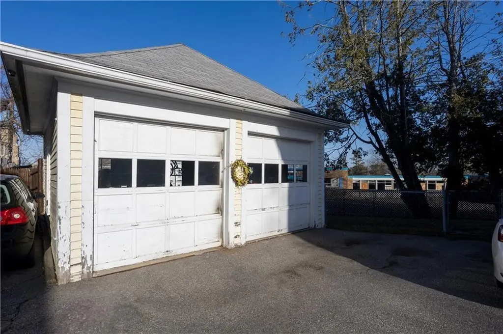 70 Woodland Road Woonsocket RI 02895