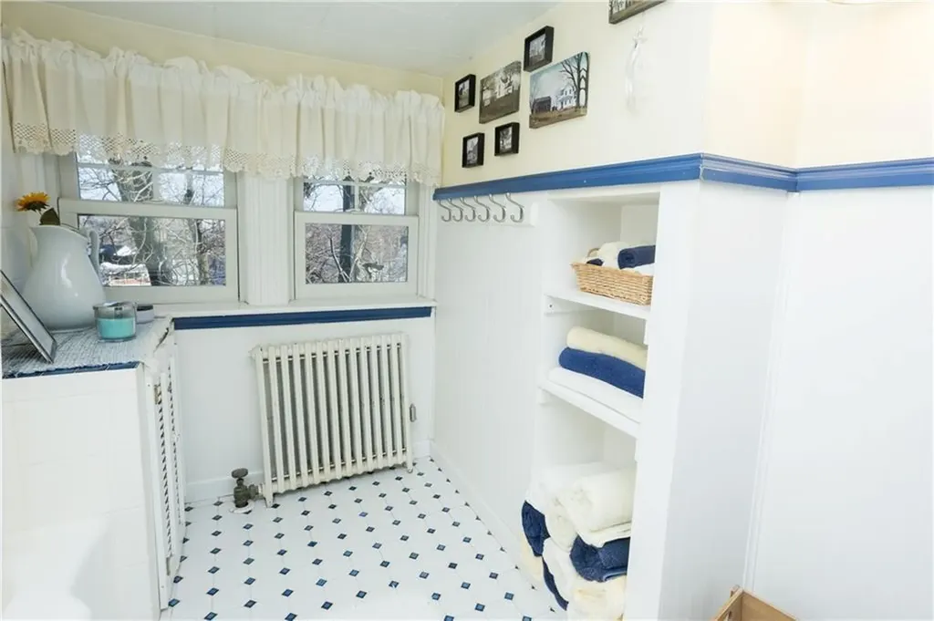 70 Woodland Road Woonsocket RI 02895