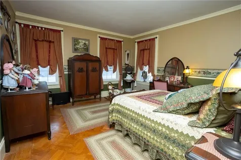 70 Woodland Road Woonsocket RI 02895