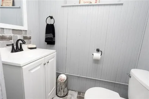 70 Woodland Road Woonsocket RI 02895