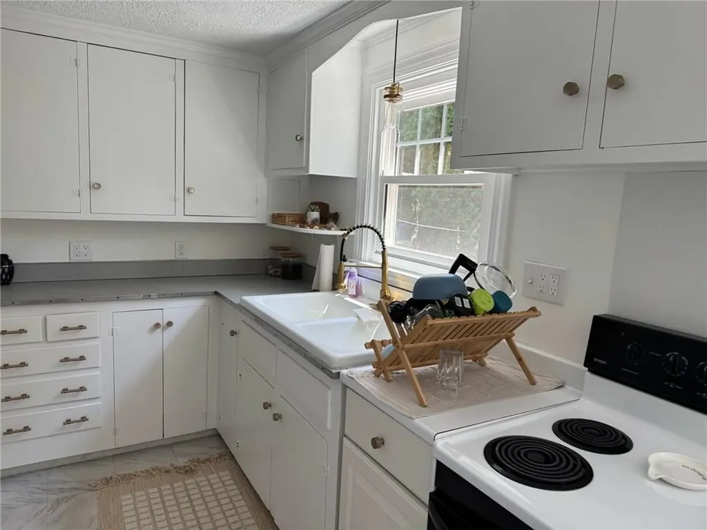 41 Dudley Avenue Newport RI 02840