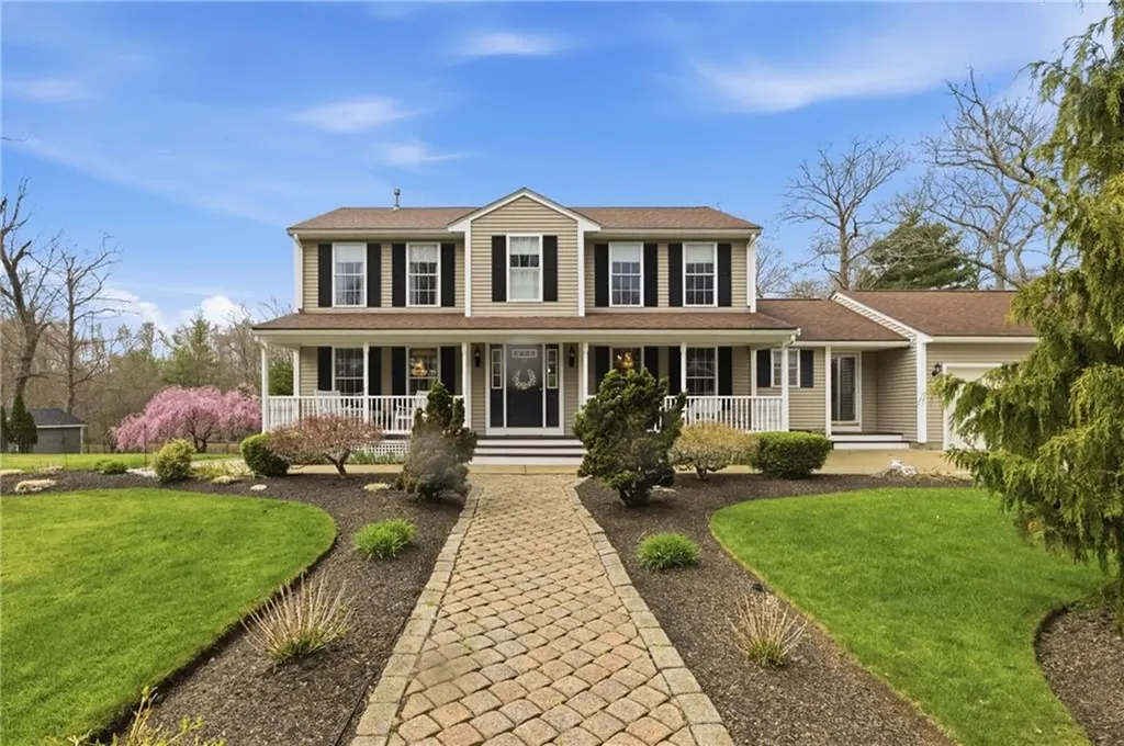 73 Regent Court Swansea MA 02777