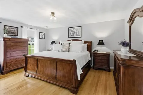 73 Regent Court Swansea MA 02777