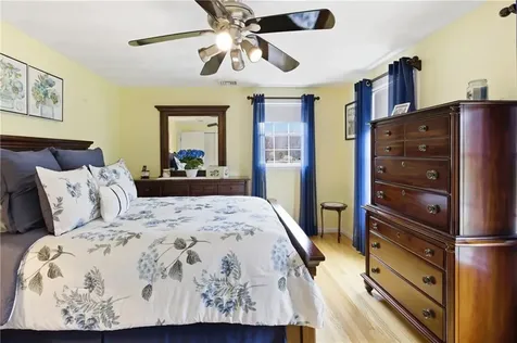 73 Regent Court Swansea MA 02777