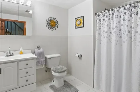 73 Regent Court Swansea MA 02777