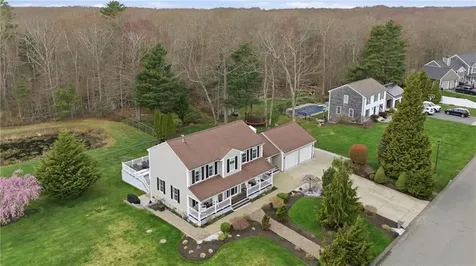 73 Regent Court Swansea MA 02777