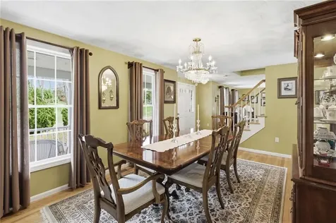 73 Regent Court Swansea MA 02777