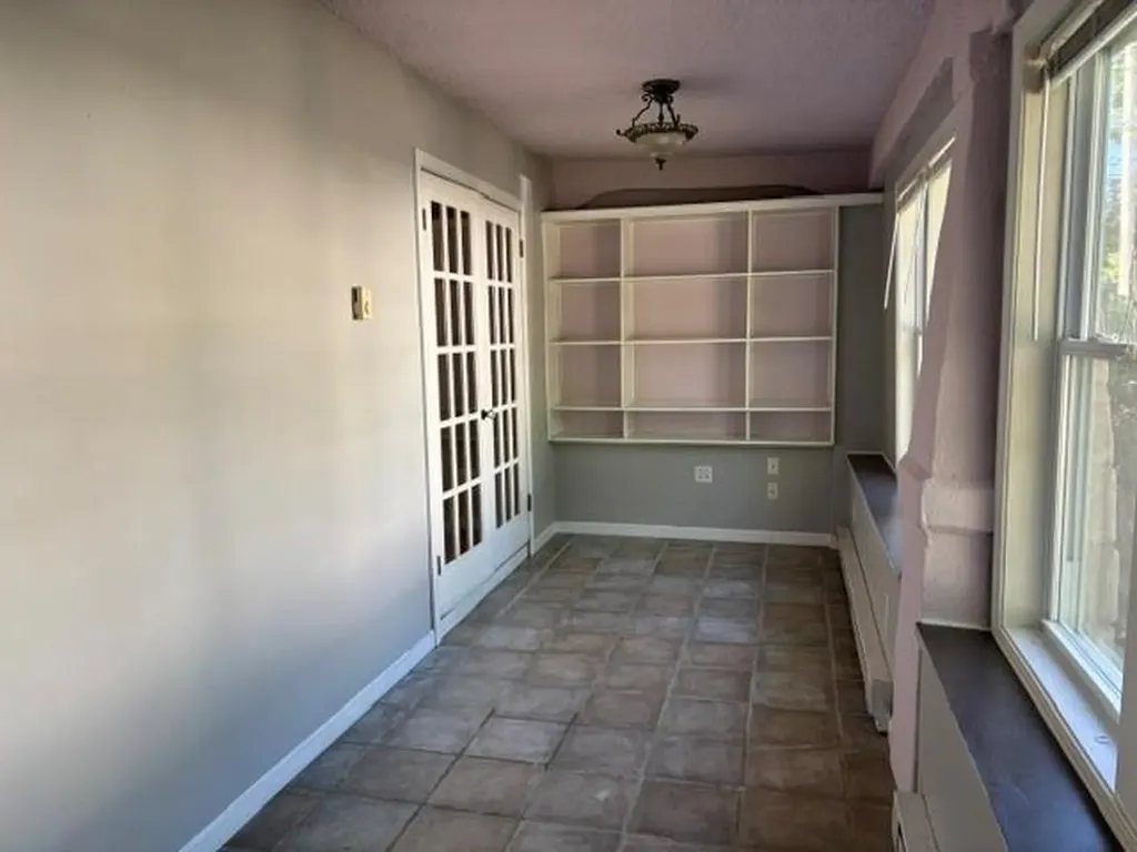 110 Laurens Street Cranston RI 02910