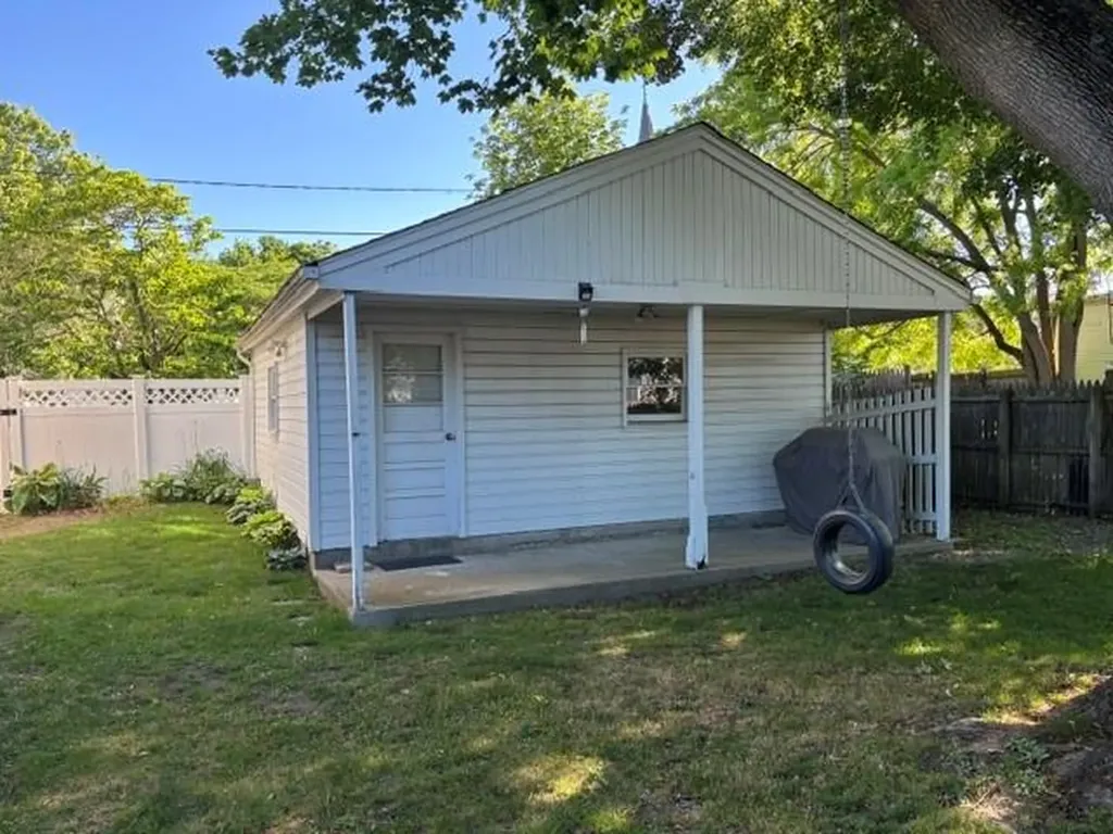 110 Laurens Street Cranston RI 02910