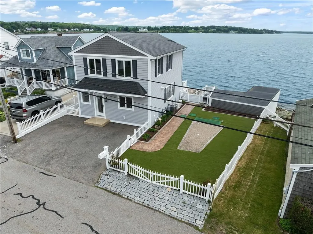 177 Seaconnet Boulevard Portsmouth RI 02871