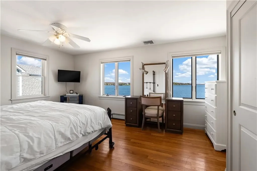 177 Seaconnet Boulevard Portsmouth RI 02871