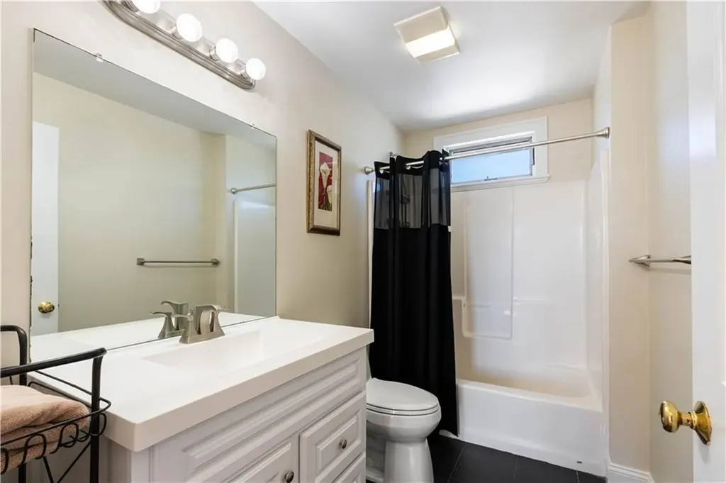 177 Seaconnet Boulevard Portsmouth RI 02871
