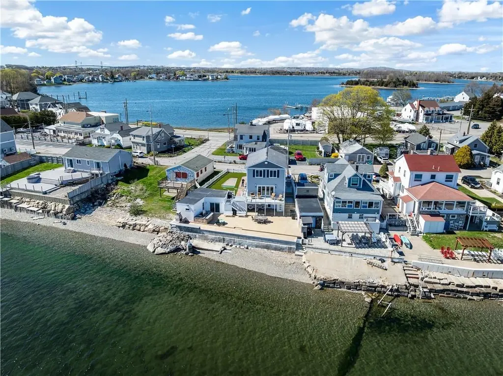 177 Seaconnet Boulevard Portsmouth RI 02871