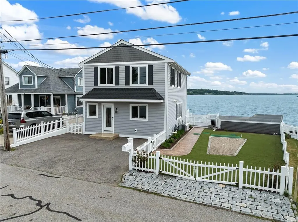 177 Seaconnet Boulevard Portsmouth RI 02871