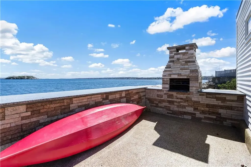 177 Seaconnet Boulevard Portsmouth RI 02871