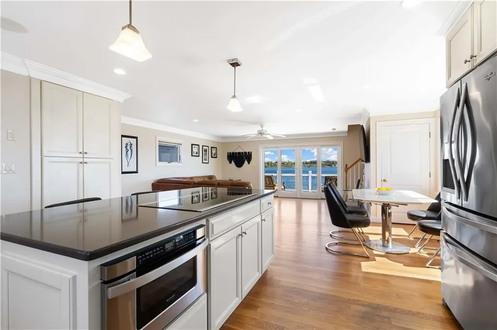 177 Seaconnet Boulevard Portsmouth RI 02871