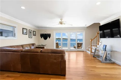 177 Seaconnet Boulevard Portsmouth RI 02871