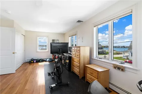 177 Seaconnet Boulevard Portsmouth RI 02871