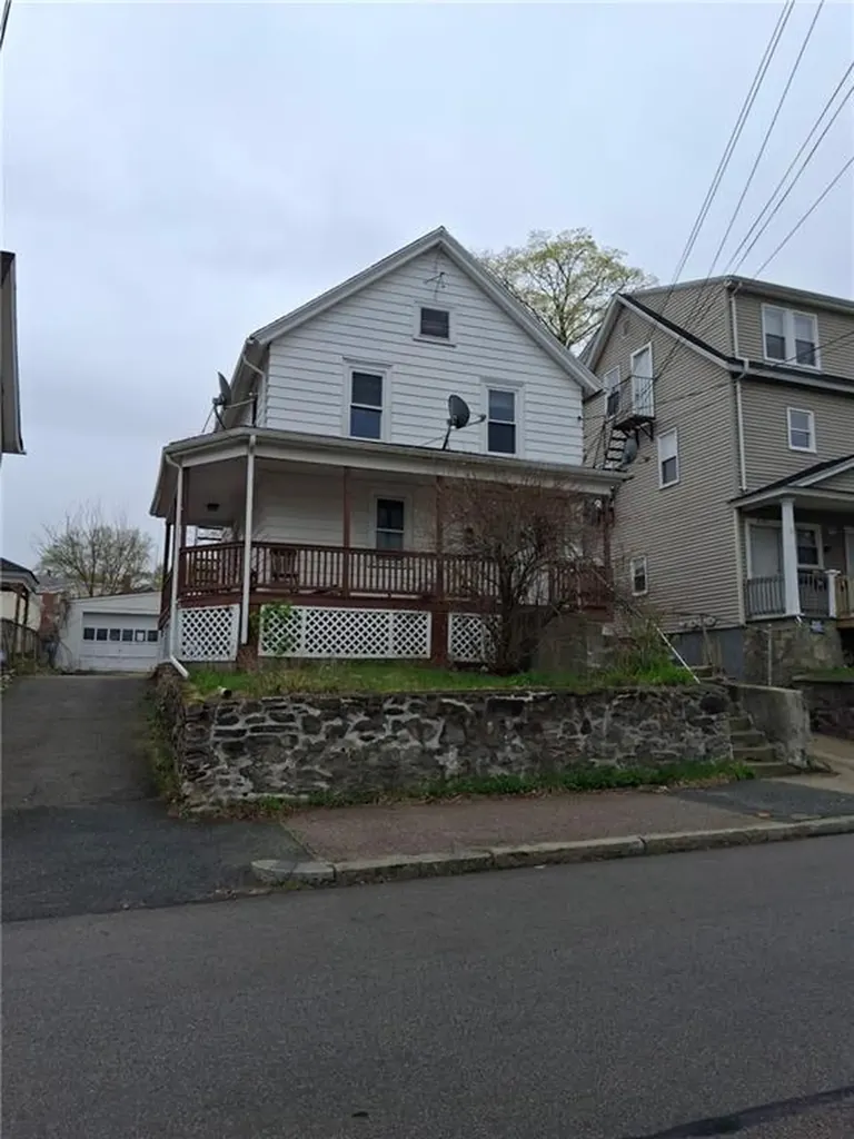 222 Grove Street Woonsocket RI 02895