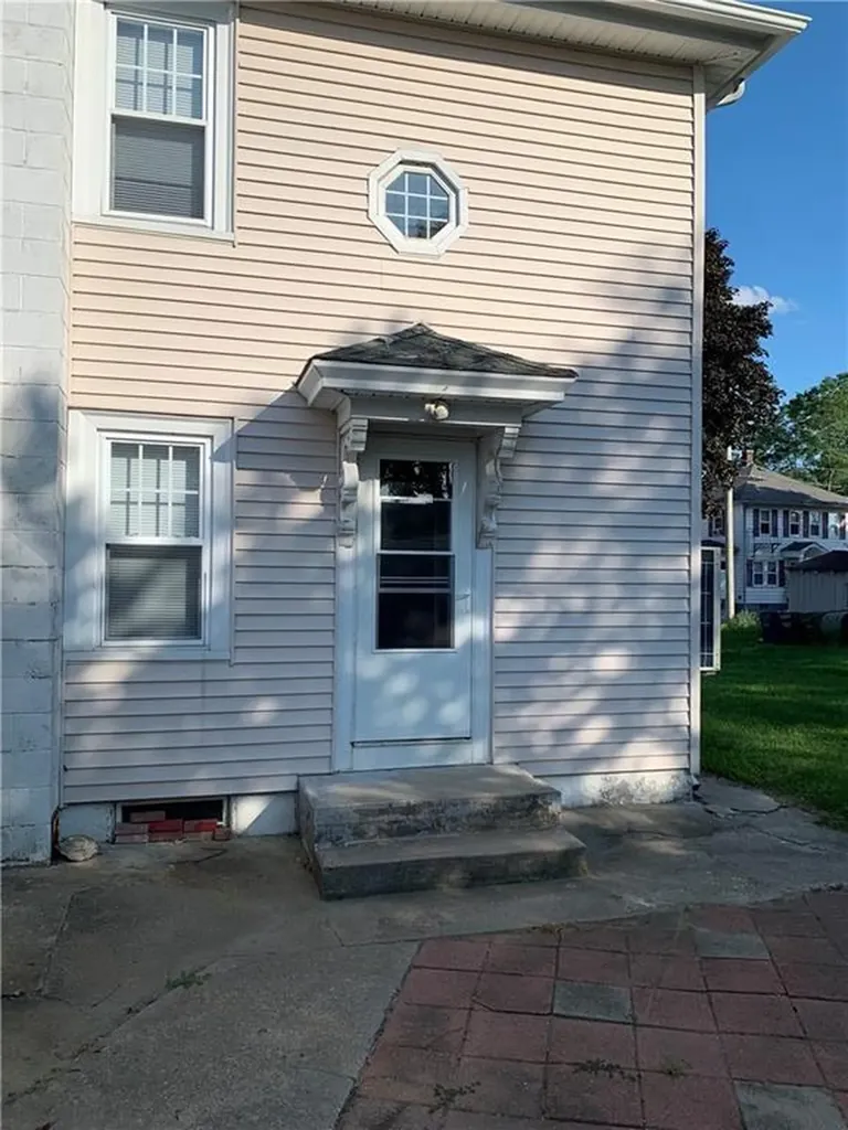14 Wallace Avenue Warwick RI 02886
