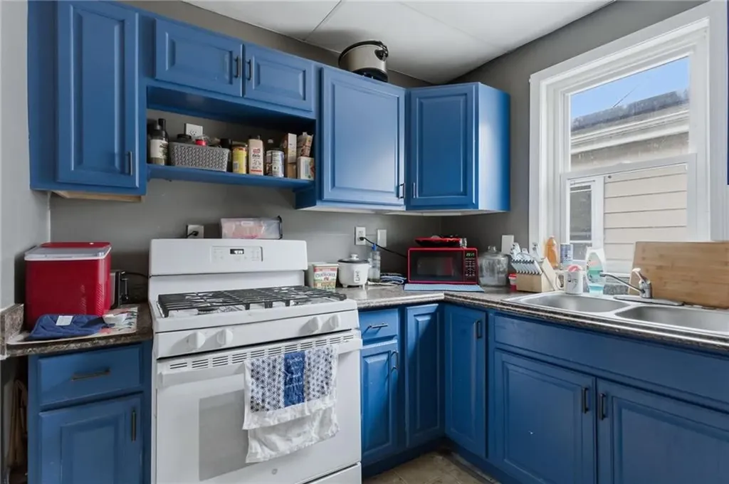 41 Utton Avenue Pawtucket RI 02860